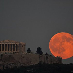Ночь полнолуния, Афины